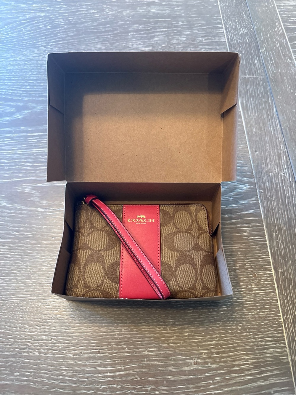 Coach Signature Zip Wristlet with Pink Accent new without tags